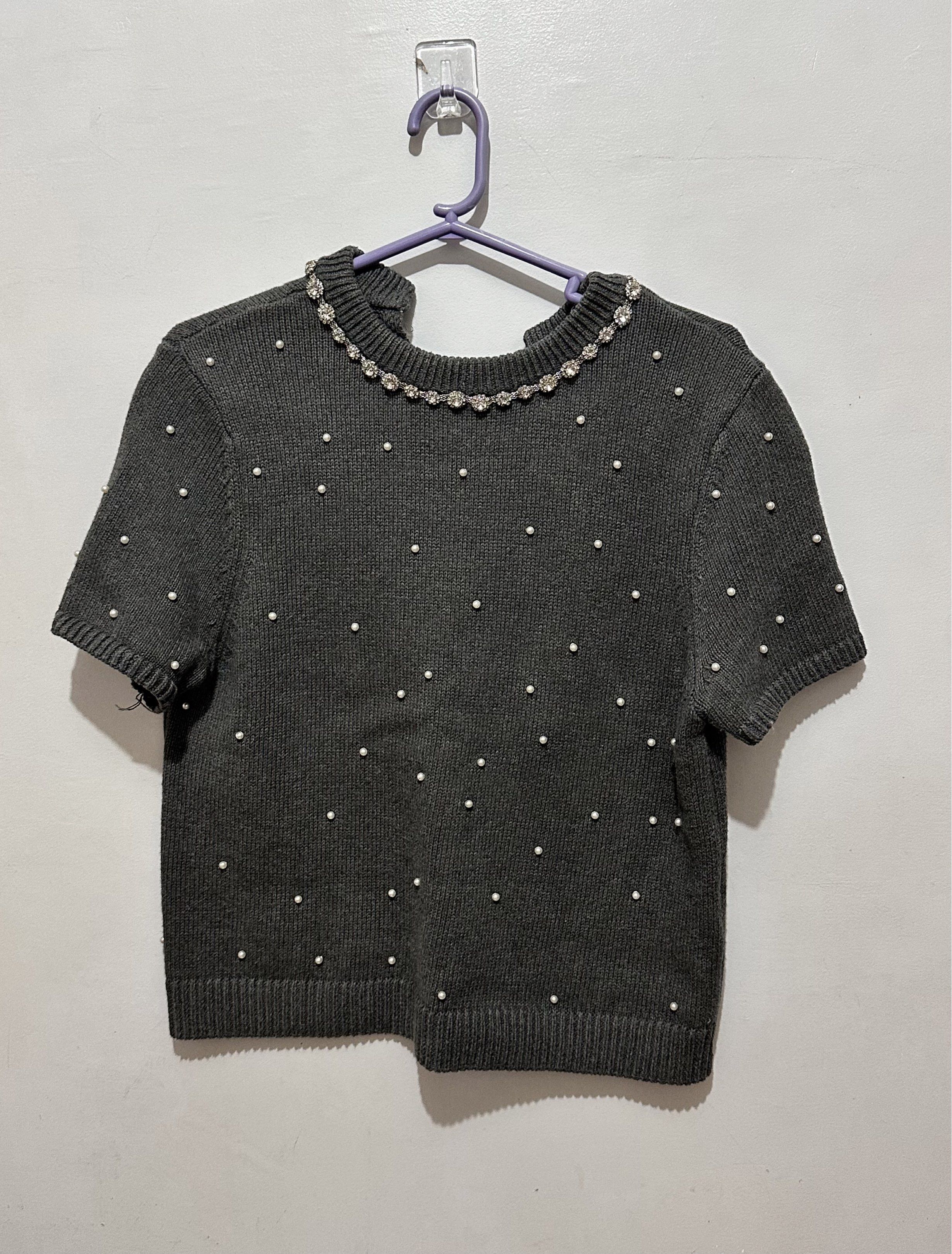 Zara Top (Category: Blouses) located in Puerto Princesa. Submitted by rorysroomdeclutter (Listing ID 1416761451, Image 3). Description: Zara Knit Sweater with Rhinestones and Faux Pearls No flaws/snags/missing pearls Size S Never worn, just washed Price + SF Still slightly negotiable Discounts for multiple items .