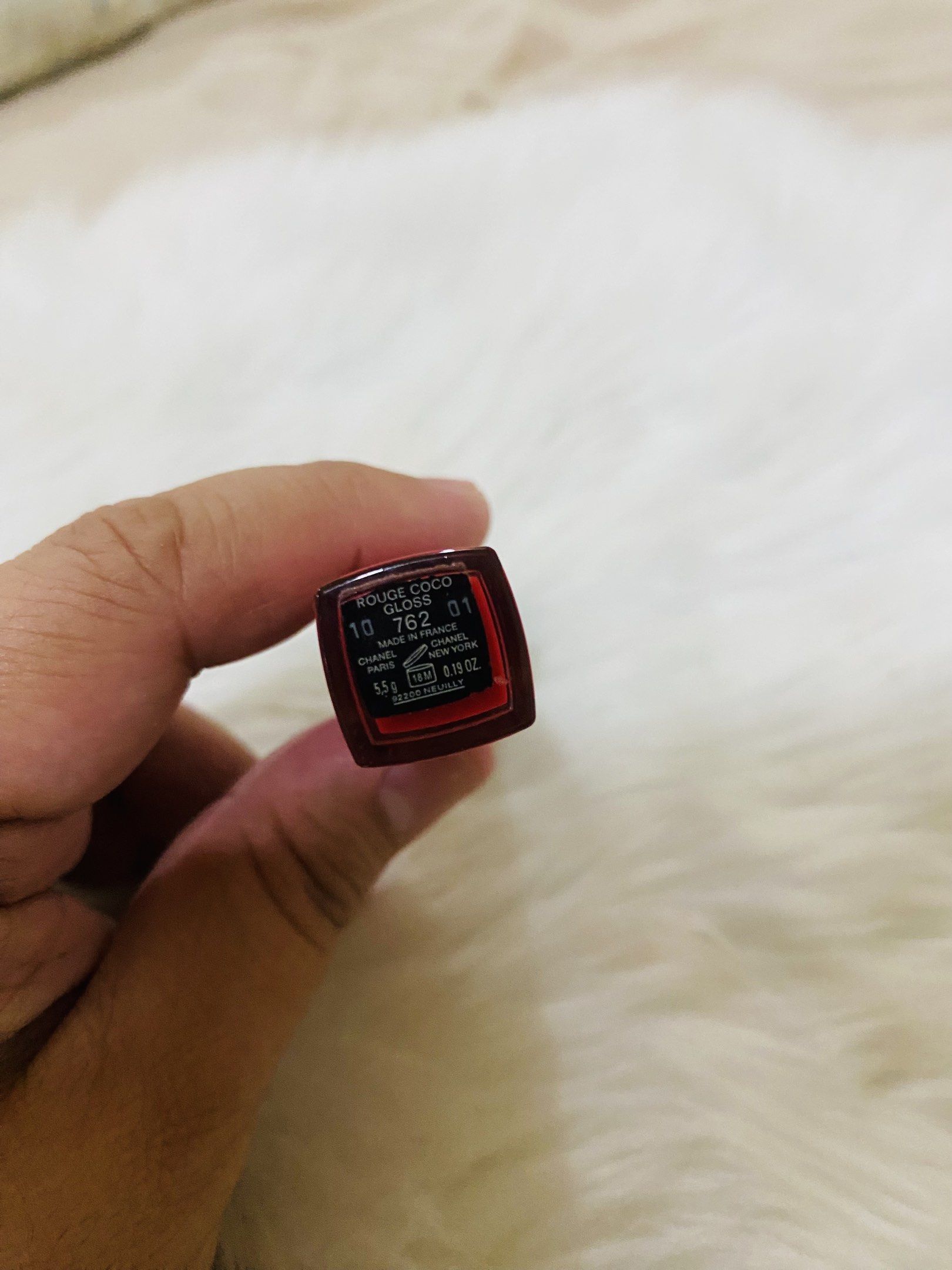 CHANEL ROUGE COCO GLOSS (Category: Makeup) located in Agdangan. Submitted by lavishbyji22912 (Listing ID 1416885529, Image 2). Description: 100% authentic slightly used a lot left no box super hydrating with free chanel bullet lipstick see photos.