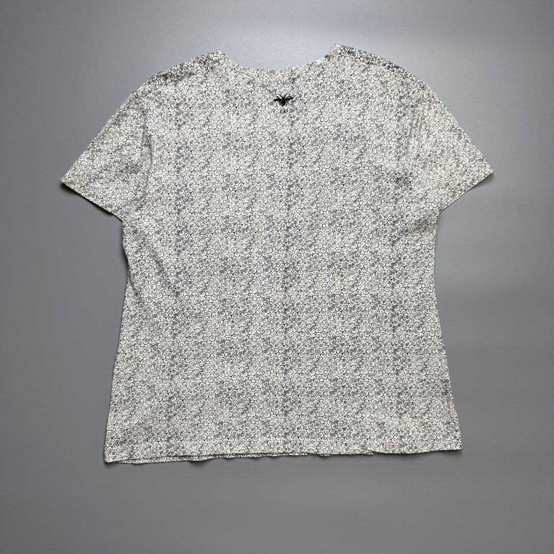 Christian Dior - AOP Graphic Print Tshirt (Category: Luxury Apparel) located in Quezon City. Submitted by japon_rose (Listing ID 1416963872, Image 2). Description: FOR SALE: Womens/ Christian Dior - AOP Graphic Print Tshirt Size: 40 on Tag Womens (Best fit Medium) Length: 25 Width: 20 Shoulder: 17 Sleeves: 7 Hem: 22 (MEASURED IT BY INCHES) 9.5/10 Overall condition In Excellent condition No issues or flaws •₱ 500.00 PLUS SHIPPING FEE!! •Quezon Cit