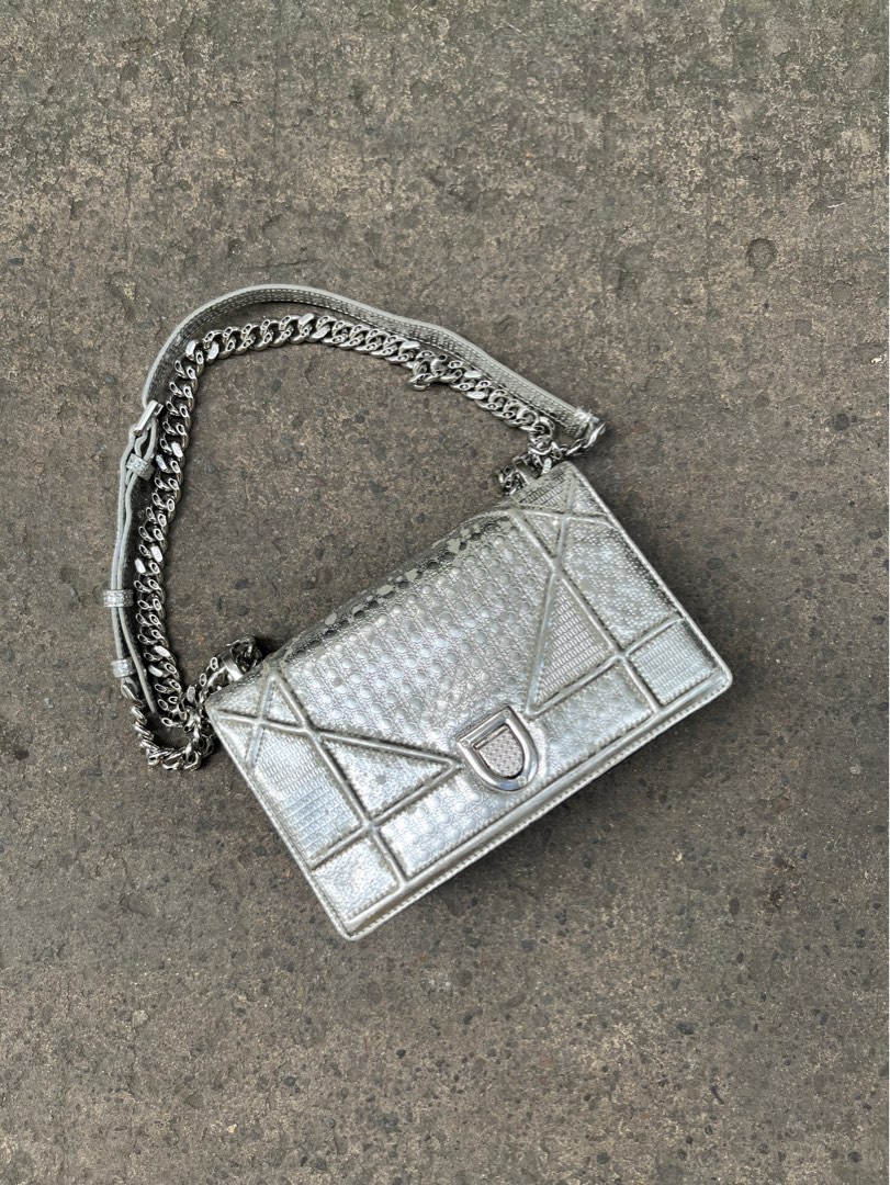 CHRISTIAN DIOR DIORAMA “SMALL” FLAP BAG “PATENT” SILVER, Women's — free download
