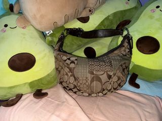 (Category: ) located in . Submitted by lalavain (Listing ID 1416927397, Image 1). Description: .