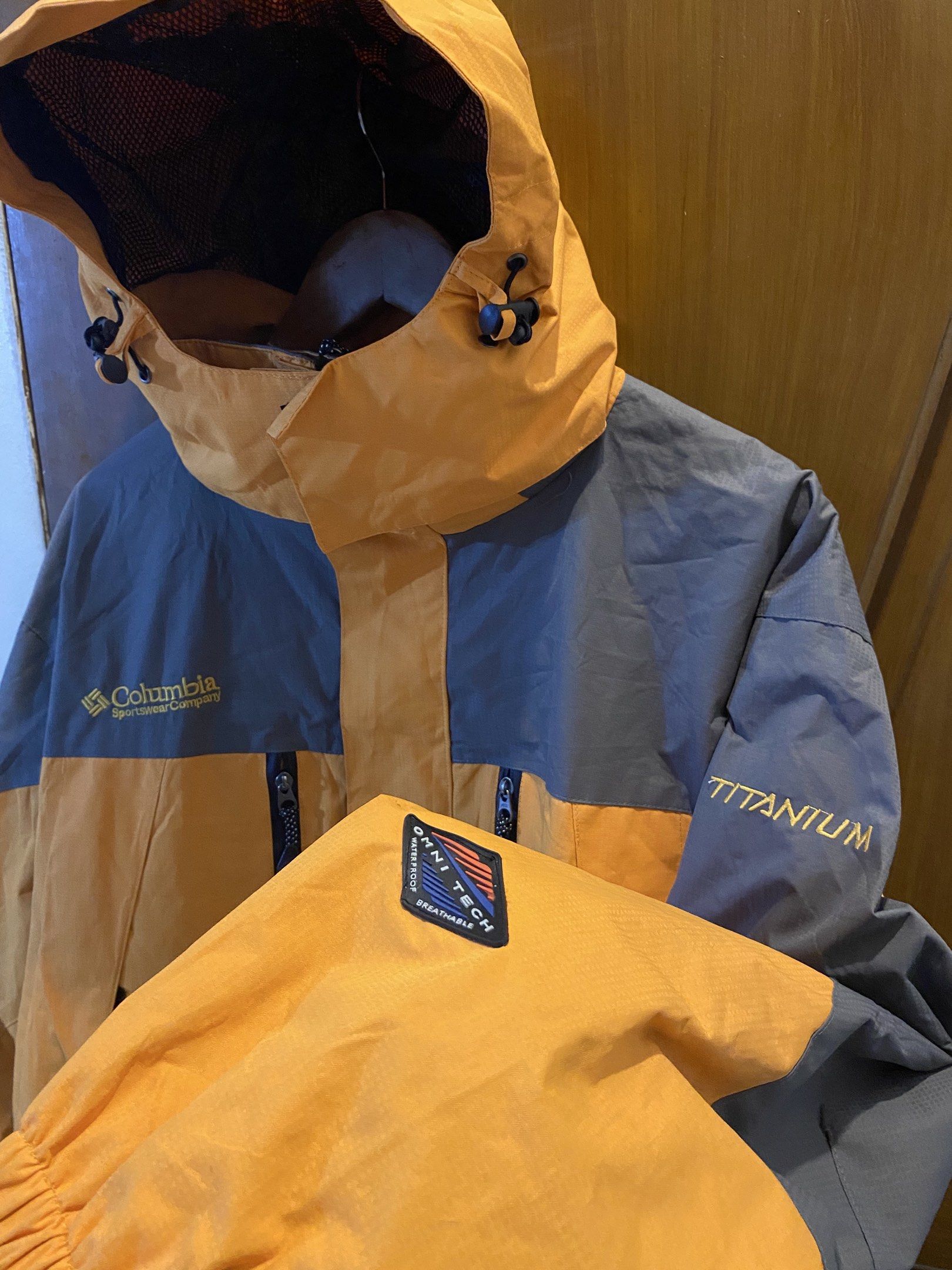 Columbia titanium rain jacket (Category: Coats, Jackets and Outerwear) located in Davao. Submitted by sellsell2002 (Listing ID 1416994426, Image 3). Description: Columbia titanium rain jacket Excellent condition With super minor issue, see last pic. Broken toggle. It will not affect the performance. Waterproof (RAIN JACKET) Can fit large to xl Can provide more picture. ₱1,600.