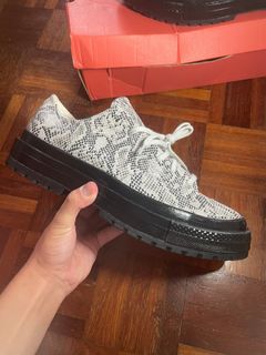 (Category: ) located in . Submitted by sneakerwave (Listing ID 1416892548, Image 1). Description: .