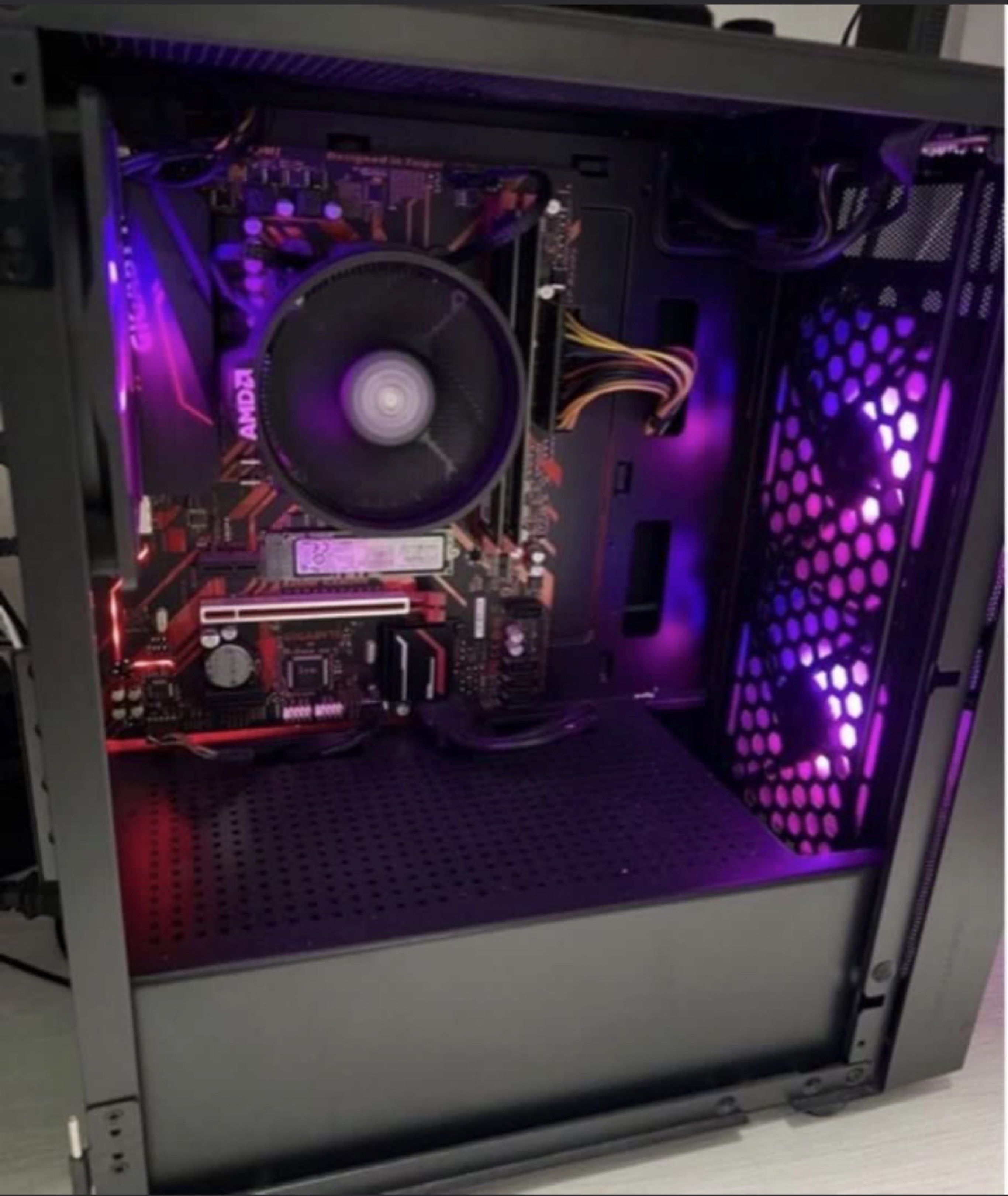 Custom Gaming PC with RGB and Samsung Monitor