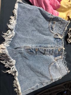 (Category: ) located in . Submitted by loveschuu (Listing ID 1416892248, Image 1). Description: .