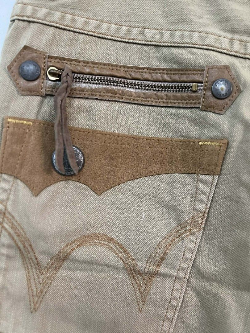 EDWIN (Category: Shorts) located in Manila. Submitted by biniyayaan (Listing ID 1416938257, Image 3). Description: Edwin vintage shorts 350 + ship.