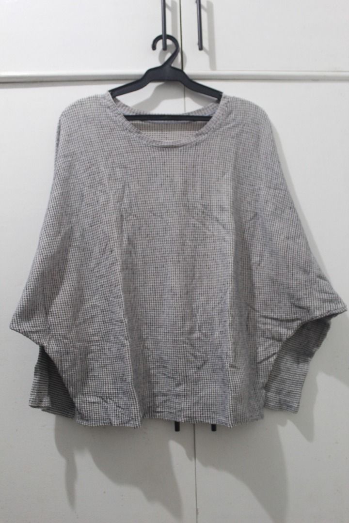 Lazy Fare Grey Waffle Long Sleeve Top (Category: Blouses) located in Paranaque City. Submitted by spunknspice (Listing ID 1416941303, Image 1). Description: ✧ Easy to wear, very comfortable ✧ Perfect for Philippine weather ✧ Lightweight material, relaxed fit ✧ All items are washed and cleaned ✧ Message for more measurements ✧ Negotiable for sure buyers! ✧ 100 pesos off for 3 purchases or more! ✧ MOD: Gcash only ✧ RFS: Decluttering.