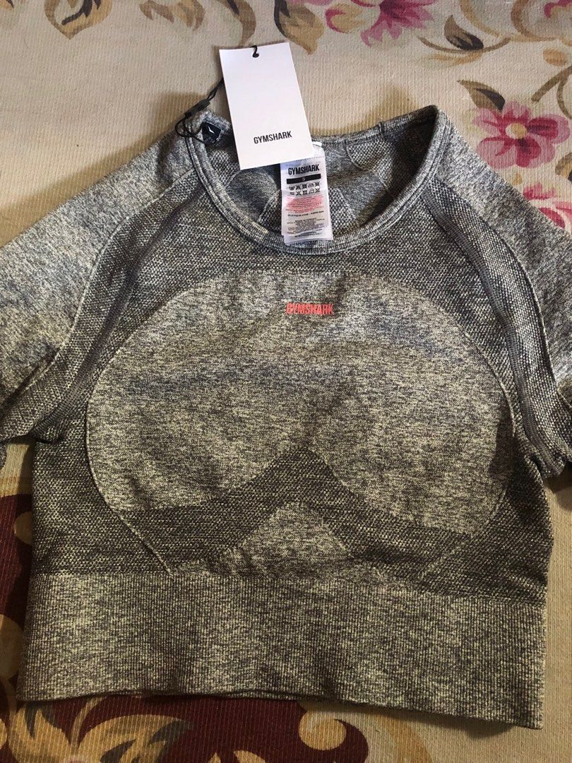 GymShark Flex Crop Top (Category: Longsleeves) located in Muntinlupa City. Submitted by afterclass_ph (Listing ID 1416912367, Image 3). Description: Gymshark Flex Crop Top - Charcoal Marl/Ruby Pink - Small Brand New with Tags unworn dm to avail muntinlupa city.