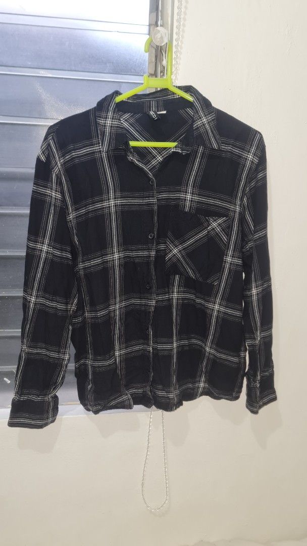 H&M Divided Plaid Checkered Shirt (Category: Shirts) located in Quezon City. Submitted by bubugom (Listing ID 1416972253, Image 1). Description: H&M Checkered Shirt - check photo for medida sizing LOC: Brgy. Pasong Tamo, QC MOD: GRAB, Lalamove, JNT MOP: GCASH, BPI, GoTyme (NO COD & ABONO).