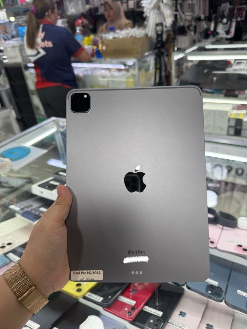 Ipad Pro M2 128gb 11inch Wifi No issue (Category: iPad) located in San Juan City. Submitted by javedsgadgetshop (Listing ID 1416913857, Image 1). Description: INSTALLMENT OPTIONS : SPAY LATER / GGIVES / CREDIT CARD! WE BUY AND SELL SO PWEDE MAGBINTA OR SWAP ! Quick Specs : 💵 Ipad Pro M2 11' (Minimal dent) •128gb •NTC Variant •Good batt health •Wifi Only •95% Smoothness •No hidden issue | No Repaired •100% Authentic | Not Refurbished •w/ OEM Char