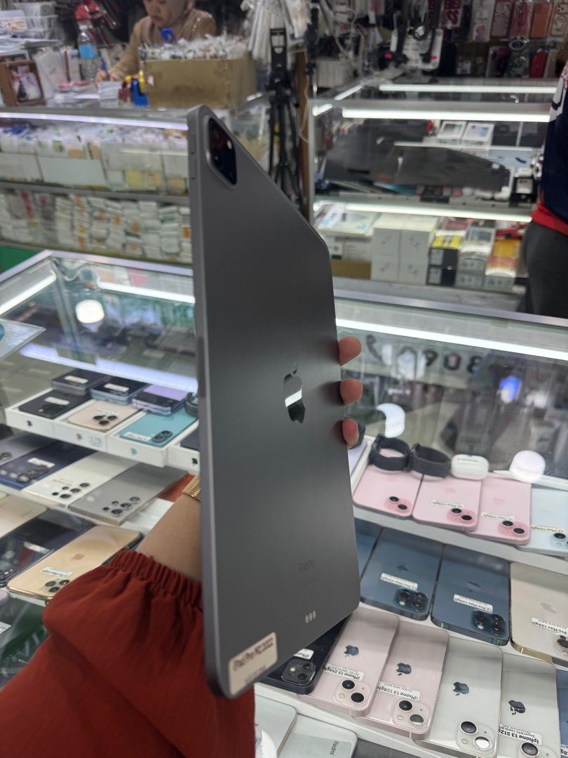 Ipad Pro M2 128gb 11inch Wifi No issue (Category: iPad) located in San Juan City. Submitted by javedsgadgetshop (Listing ID 1416913857, Image 3). Description: INSTALLMENT OPTIONS : SPAY LATER / GGIVES / CREDIT CARD! WE BUY AND SELL SO PWEDE MAGBINTA OR SWAP ! Quick Specs : 💵 Ipad Pro M2 11' (Minimal dent) •128gb •NTC Variant •Good batt health •Wifi Only •95% Smoothness •No hidden issue | No Repaired •100% Authentic | Not Refurbished •w/ OEM Char