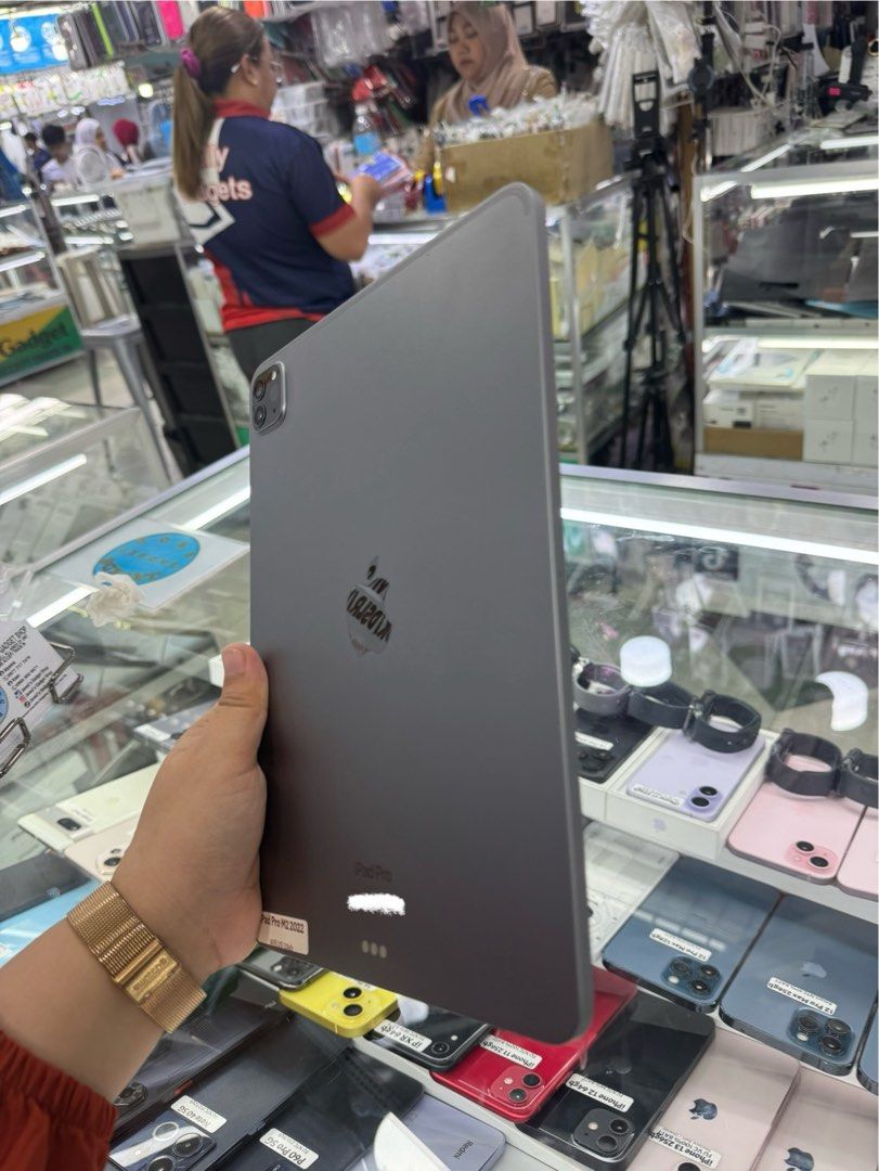 Ipad Pro M2 128gb 11inch Wifi No issue (Category: iPad) located in San Juan City. Submitted by javedsgadgetshop (Listing ID 1416913857, Image 2). Description: INSTALLMENT OPTIONS : SPAY LATER / GGIVES / CREDIT CARD! WE BUY AND SELL SO PWEDE MAGBINTA OR SWAP ! Quick Specs : 💵 Ipad Pro M2 11' (Minimal dent) •128gb •NTC Variant •Good batt health •Wifi Only •95% Smoothness •No hidden issue | No Repaired •100% Authentic | Not Refurbished •w/ OEM Char