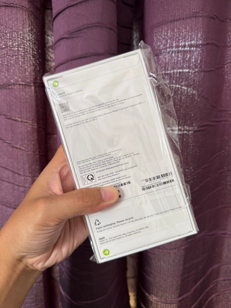 Iphone 17 256gb Brand new (Category: iPhone 17 Series) located in Caloocan City. Submitted by acvalloyas (Listing ID 1416912653, Image 2). Description: Brand new iphone 17 256gb Sealed Ntc Open line Not yet activated.