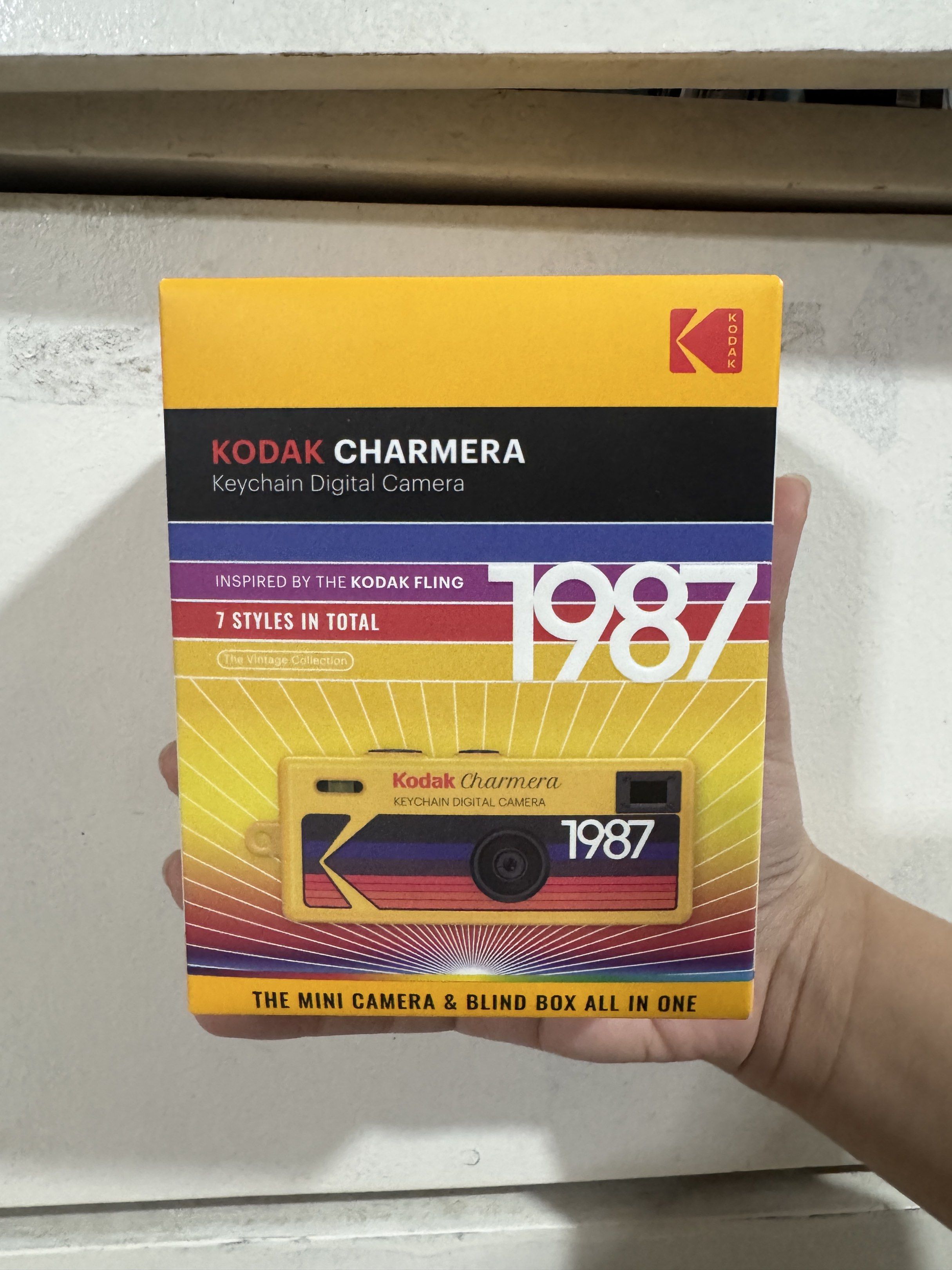 KODAK CHARMERA Keychain Digital Camera Blind Box Single Box (Category: Video Cameras) located in Quezon City. Submitted by rinoache (Listing ID 1416954011, Image 1). Description: KODAK CHARMERA Keychain Digital Camera Blind Box Single Box (1PC),Mini Camera,Digicam,Video Recording,Bag Charm,Film Simulation Presets,1.6 Megapixels —Micro SD not included— *Support photo taking and video recording *4 frames and 7 filters available in photo mode *1440 