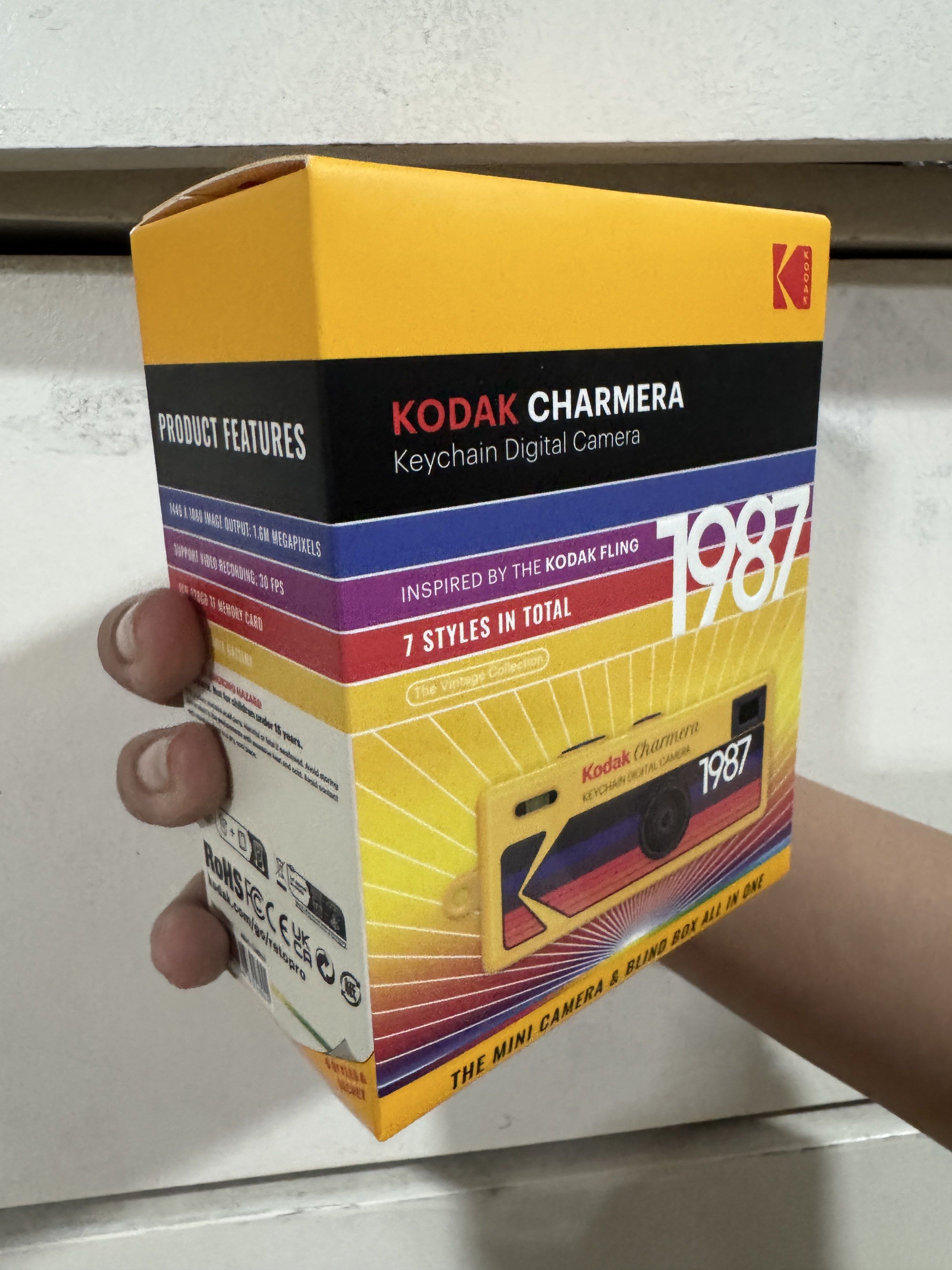 KODAK CHARMERA Keychain Digital Camera Blind Box Single Box (Category: Video Cameras) located in Quezon City. Submitted by rinoache (Listing ID 1416954011, Image 2). Description: KODAK CHARMERA Keychain Digital Camera Blind Box Single Box (1PC),Mini Camera,Digicam,Video Recording,Bag Charm,Film Simulation Presets,1.6 Megapixels —Micro SD not included— *Support photo taking and video recording *4 frames and 7 filters available in photo mode *1440 