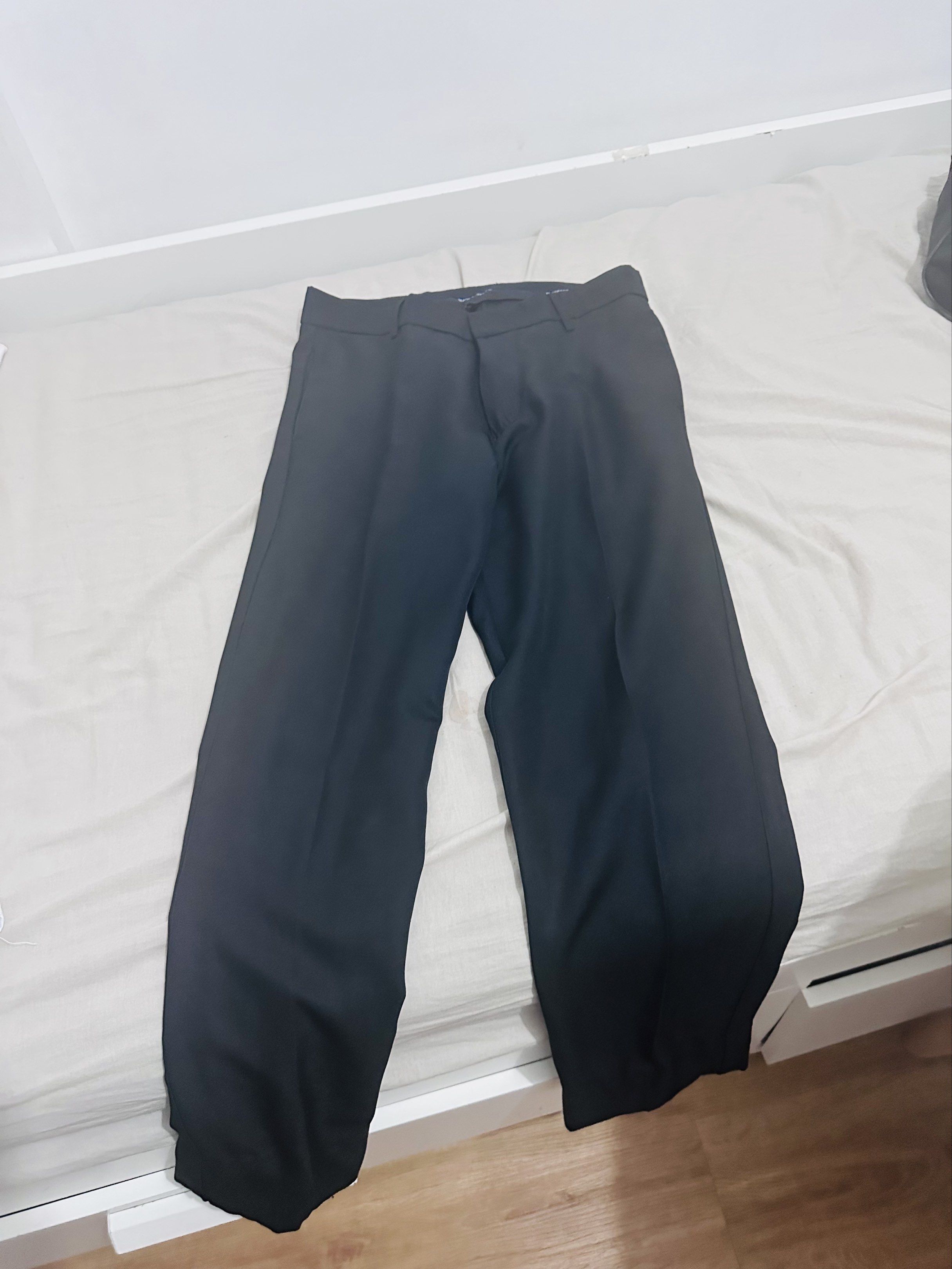 Main Street Black Pants Size 30 (Category: Jeans) located in Taguig. Submitted by ImpulzBuyer (Listing ID 1416964851, Image 2). Description: - Black Main Street pants - Size 30 waist - Classic straight-leg cut - Two back pockets with button closures - Made of smooth, solid fabric.