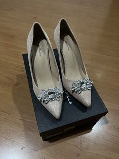 (Category: ) located in . Submitted by thriftcake (Listing ID 1417007478, Image 1). Description: .