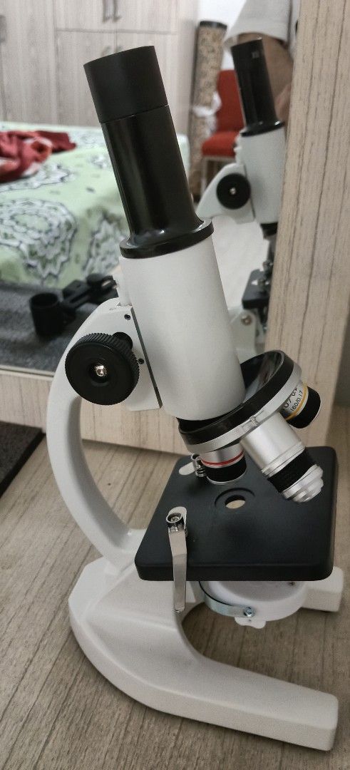 Microscope (Category: Everything Else) located in Singapore. Submitted by abidalishah554 (Listing ID 1416866266, Image 3). Description: this is new microscope .
