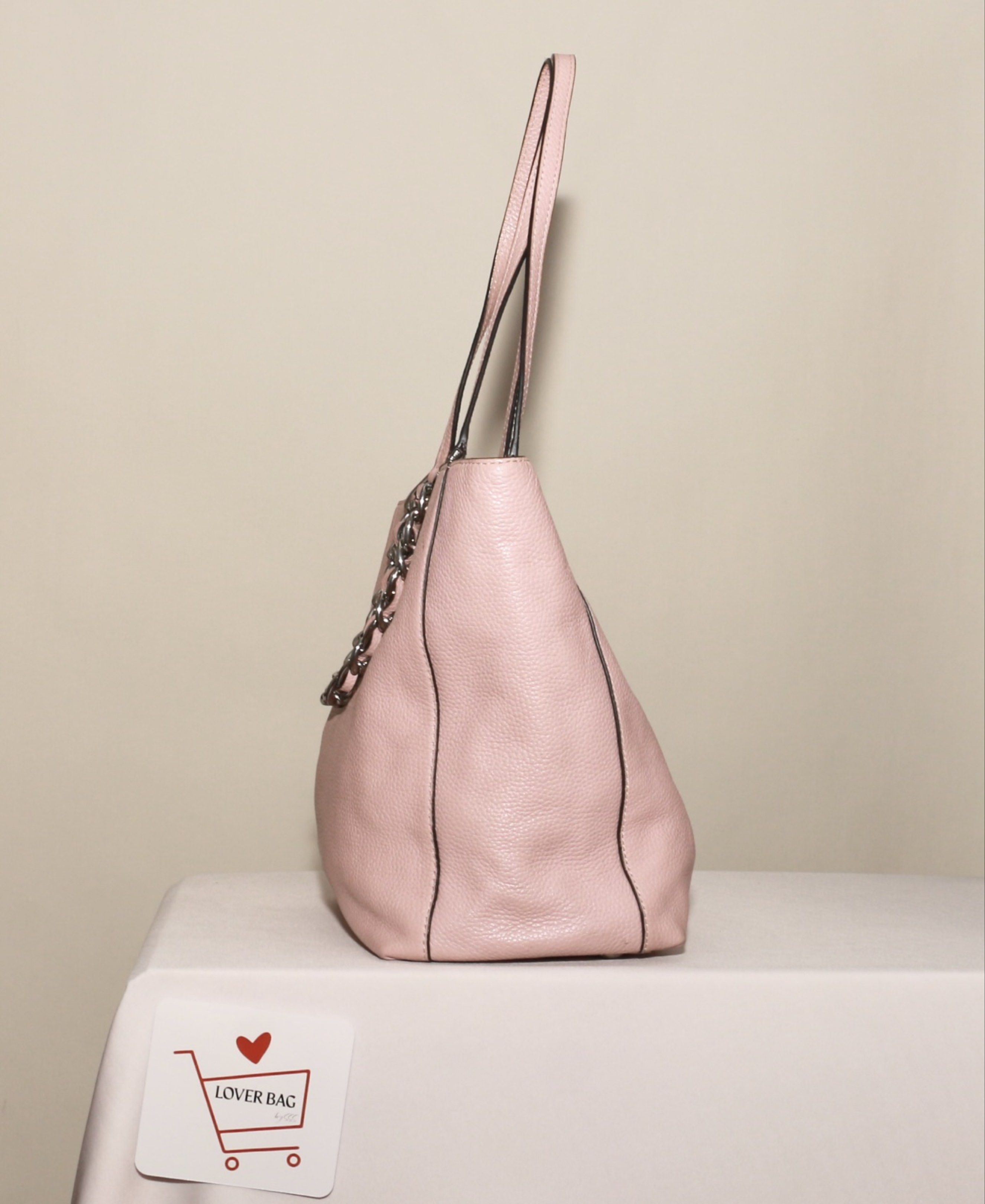 MK pink tote (Category: Shoulder Bags) located in Batangas. Submitted by bagrx (Listing ID 1417014810, Image 3). Description: .