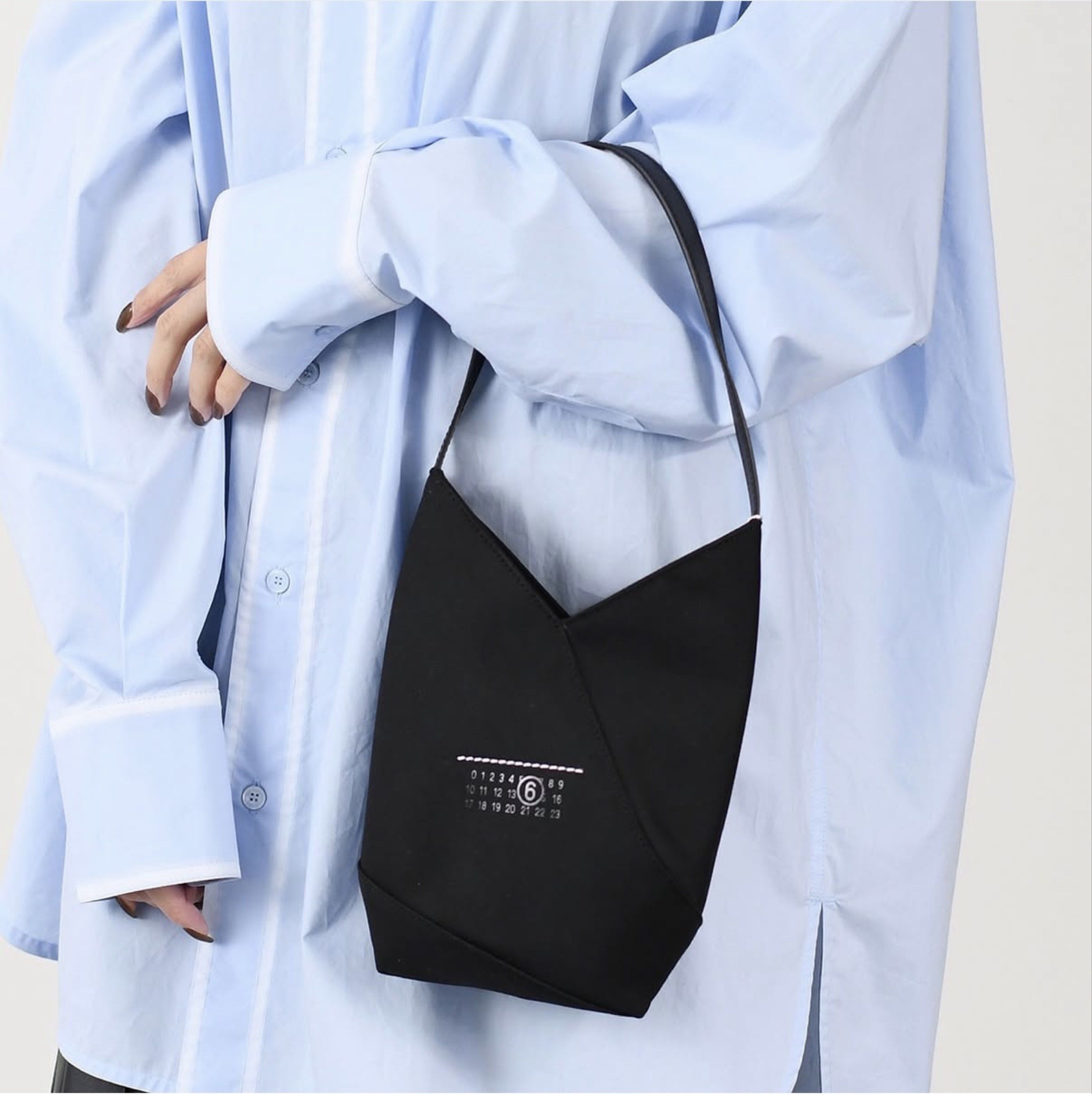 MM6 Maison Margiela Japanese Egg Bag, 名牌, 手袋及銀包- Carousell