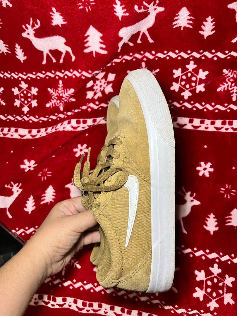 Nike SB Chron Solarsoft Skate Shoes (Category: Sneakers) located in Urdaneta. Submitted by _saphiera (Listing ID 1416957559, Image 3). Description: - Nike SB Chron Solarsoft skate shoes - Tan color - Size: US 9.5 - Features Nike SB logo - White soles and laces.
