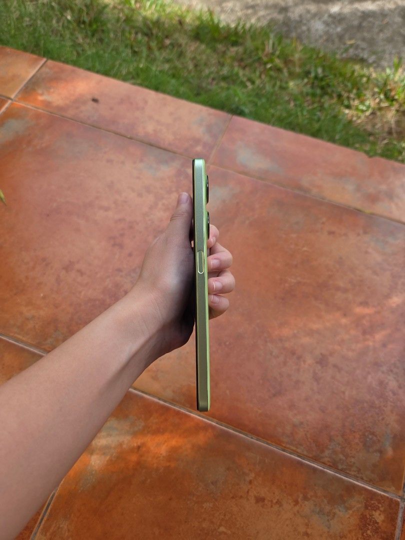 OnePlus Nord CE3 Lite Lime Green (Category: Android Others) located in Calamba. Submitted by 7elevenz (Listing ID 1416845754, Image 2). Description: Height: 165.5mm Width: 76.0mm Thickness: 8.3mm Weight: 195g Size: 17.07 centimeters (6.72 inches) Resolution: 2400 x 1080 pixels 391ppi Aspect Ratio: 20:9 Refresh Rate: 120Hz Type: LCD Touch Response Rate: 240Hz Support sRGB, Display P3 Operating System: OxygenOS based on Android™ 13 CPU: Qualcomm® S