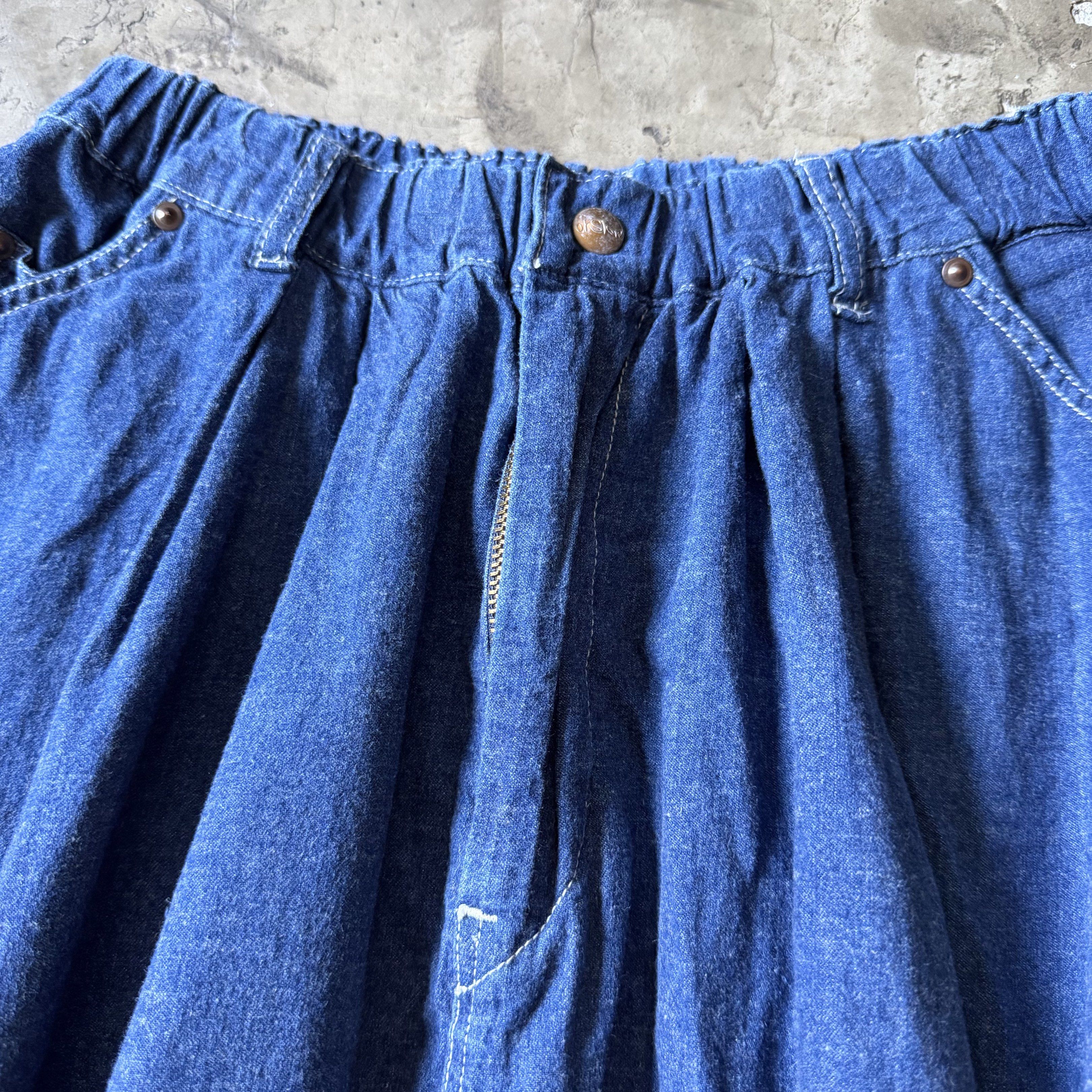 Orslow - Denim Indigo Maxi Skirt (Category: Skirts) located in Cavite. Submitted by 4118.ph (Listing ID 1416949010, Image 3). Description: Free size fits 26-32 Wmns Excellent condition Waidt 13” Length 33” Leg opening 27”.