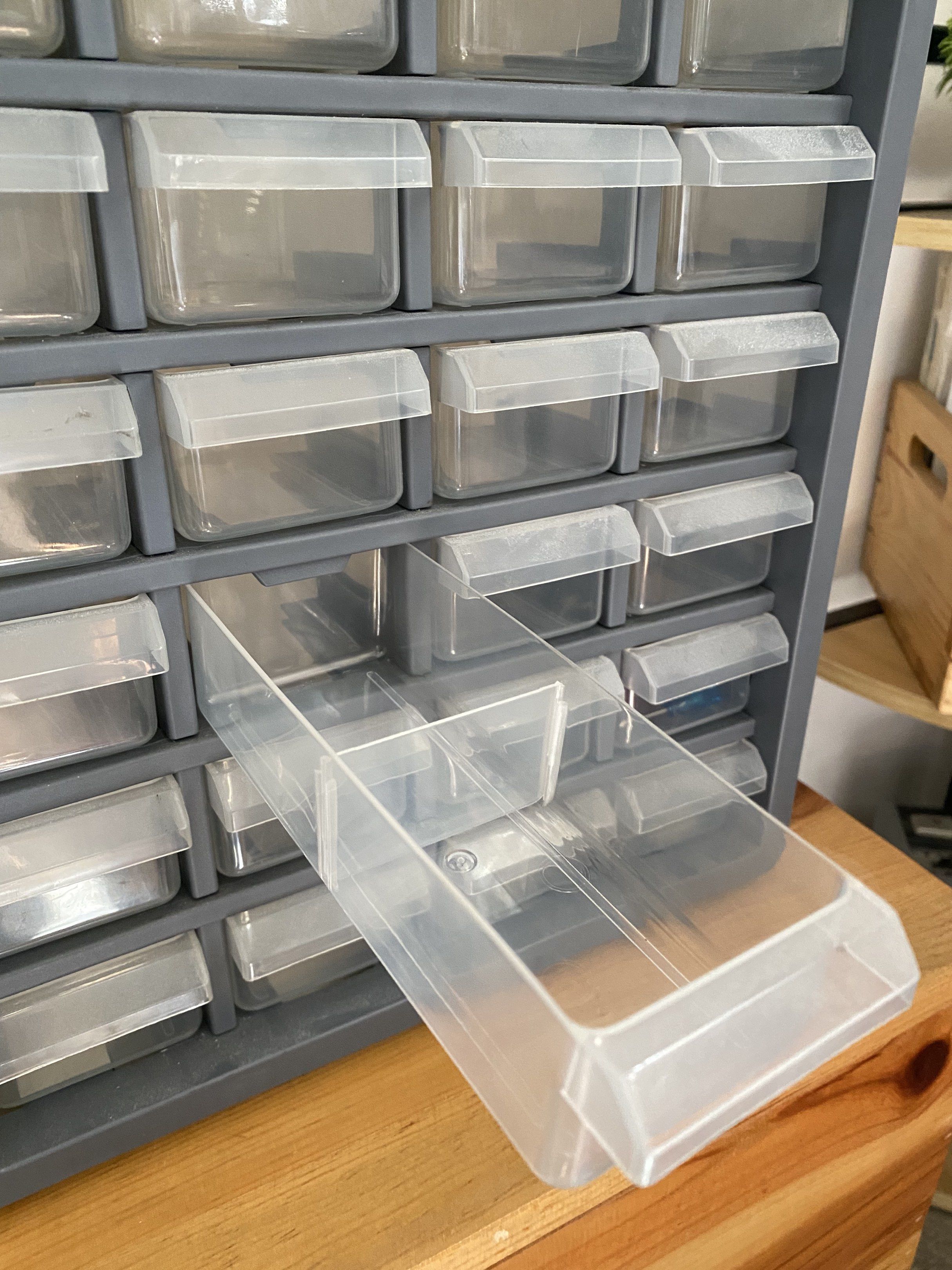 Qubit Unli Cube Mini Desktop Tools Drawer by Simply Modular (Category: Storage Boxes & Baskets) located in Quezon City. Submitted by MetroDeRetro (Listing ID 1416932689, Image 3). Description: Qubit Unli Cube Mini Desktop Tools Drawer with Compartments Storage See last photo for exact measurements according to the manufacturer Note: Few dividers are missing Price listed already What u see, what you get STRICTLY NO REFUNDS / NO RETURN / NO WARRANT