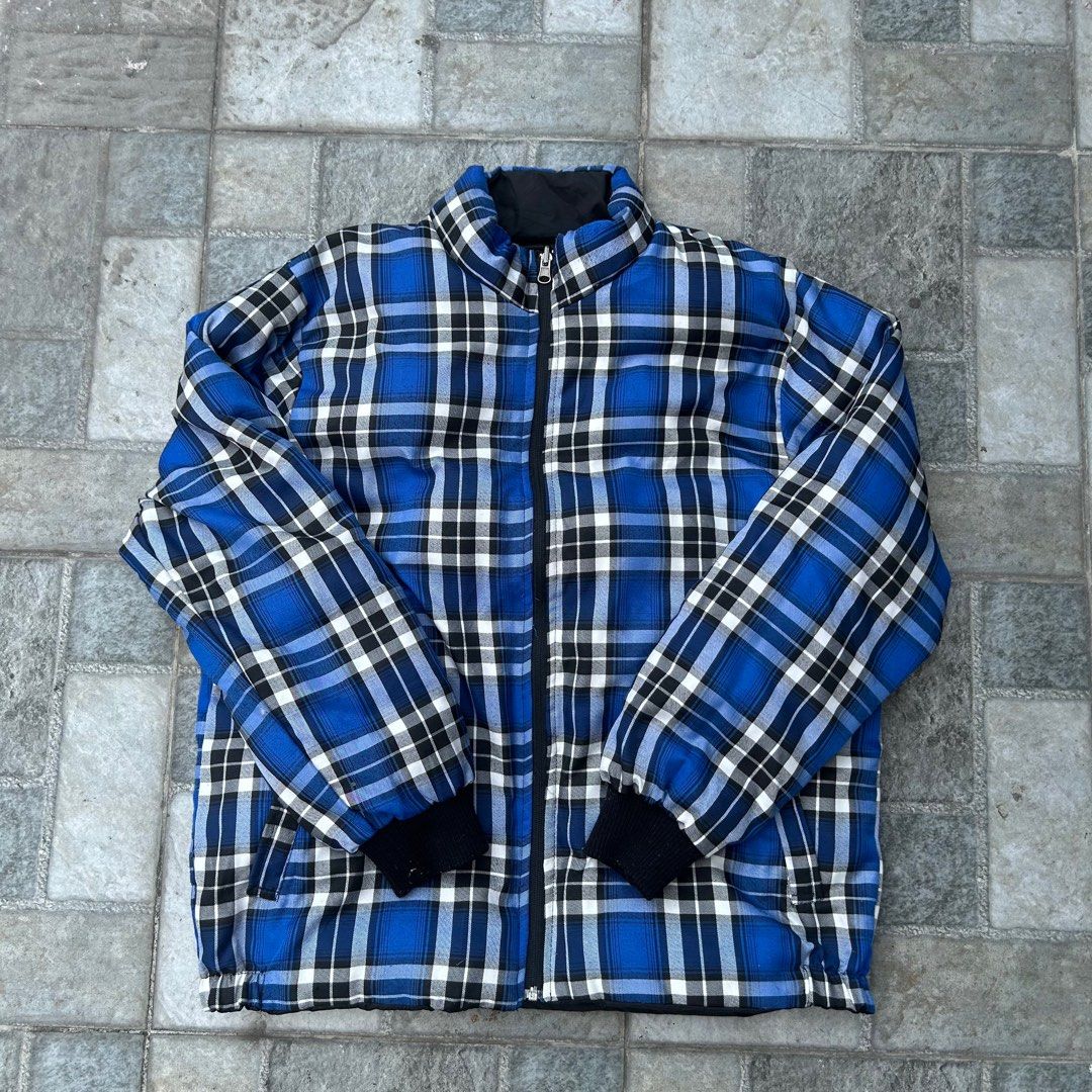 Reversible Puffer Jacket (Category: Coats, Jackets and Outerwear) located in Bacoor. Submitted by tugbits (Listing ID 1416878474, Image 3). Description: Reversible Puffer Jacket.