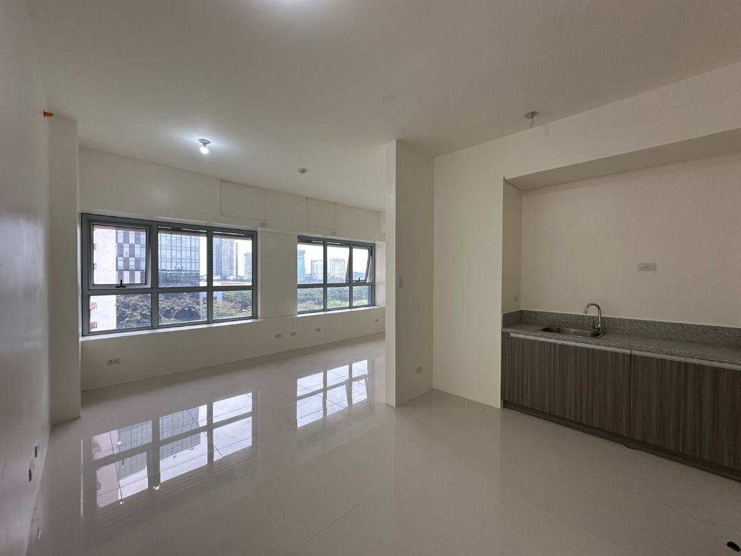 RFO THE LEVELS - BURBANK TOWER PLUS PARKING (Category: Apartments & Condos) located in Paranaque City. Submitted by yas13 (Listing ID 1416953887, Image 3). Description: FOR SALE: 1 BR Flex Unit at The Levels Alabang with parking 7th floor 36 sqm. Ready for occupancy Situated at the heart of Filinvest City (right across Westgate) Location perks: ~Westgate ~Alabang Town Center ~Asian Hospital ~Festival Mall ~St. Jerome Church ~S&R ~FEU Alabang ~Eas