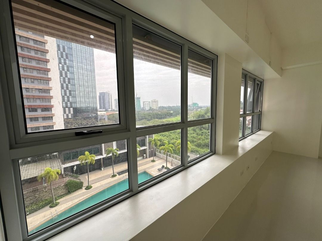 RFO THE LEVELS - BURBANK TOWER PLUS PARKING (Category: Apartments & Condos) located in Paranaque City. Submitted by yas13 (Listing ID 1416953887, Image 1). Description: FOR SALE: 1 BR Flex Unit at The Levels Alabang with parking 7th floor 36 sqm. Ready for occupancy Situated at the heart of Filinvest City (right across Westgate) Location perks: ~Westgate ~Alabang Town Center ~Asian Hospital ~Festival Mall ~St. Jerome Church ~S&R ~FEU Alabang ~Eas