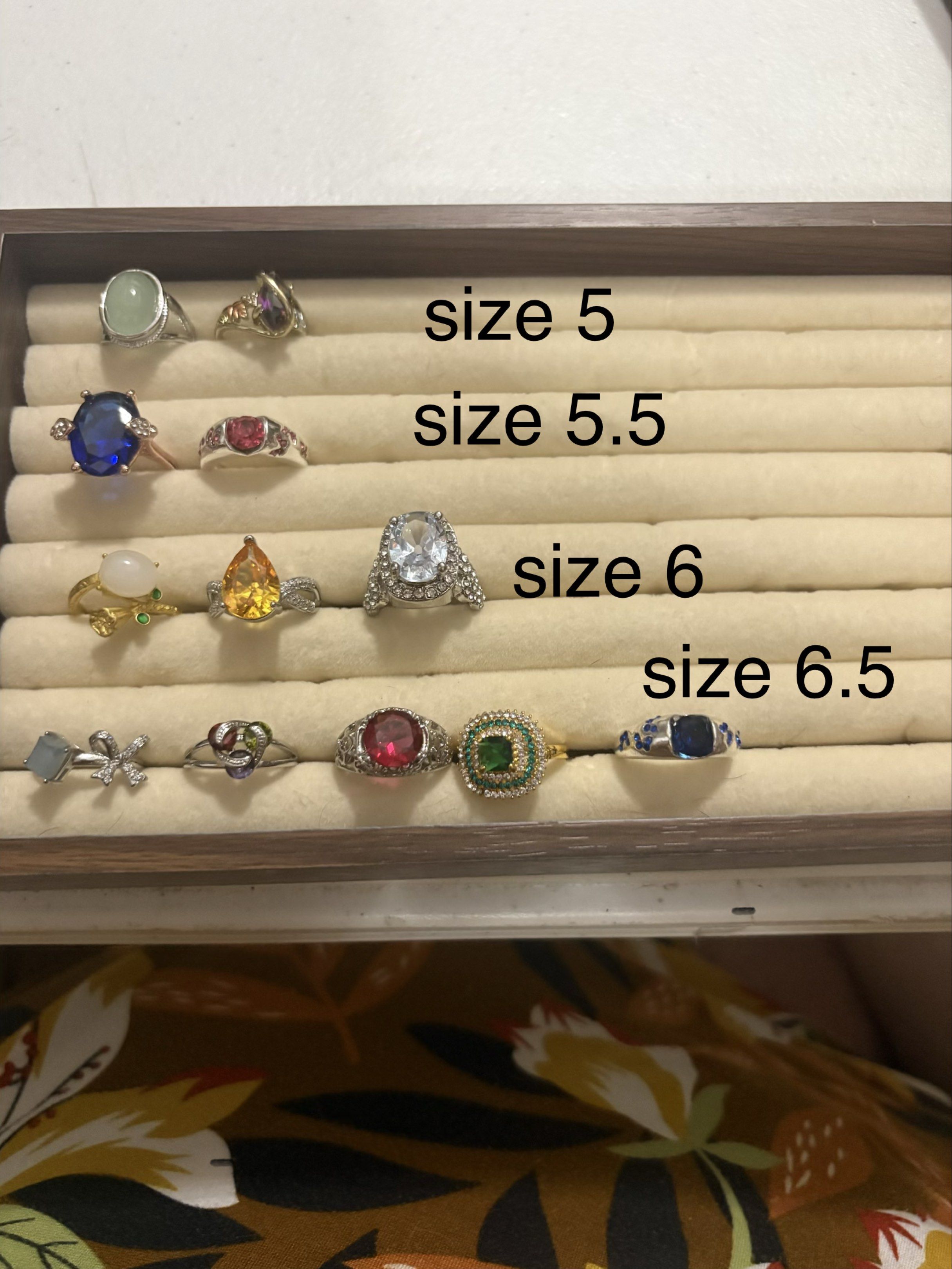 Rings at 200 pesos (Category: Rings) located in Paranaque City. Submitted by shopofashopaholic (Listing ID 1416981033, Image 1). Description: Various rings at 200 pesos each Sizes as seen on pics.