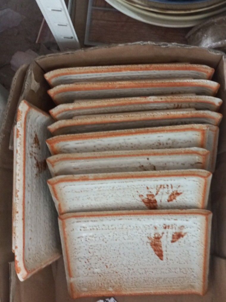 Shinoware rectangular stoneware sushi plate (Category: Other Kitchenware & Tableware) located in Quezon City. Submitted by sabadojuliet25680 (Listing ID 1416982151, Image 1). Description: Shinoware rectangular stoneware sushi plate all goods as a new 9pcs available 300 take all.