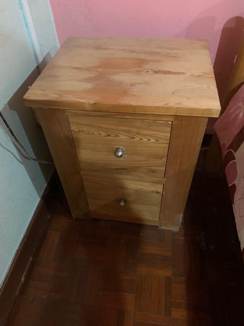 Side Table (Category: Other Home Decor) located in Nilai. Submitted by tunkuoey93 (Listing ID 1416858333, Image 2). Description: Side Table Size : 1ft x 1 and half feet Conditions : 9/10 Color : Light Brown Gambar pertama atas meja nya season sikit sebab letak small freezer *harga self pickup *area Seri Kembangan .