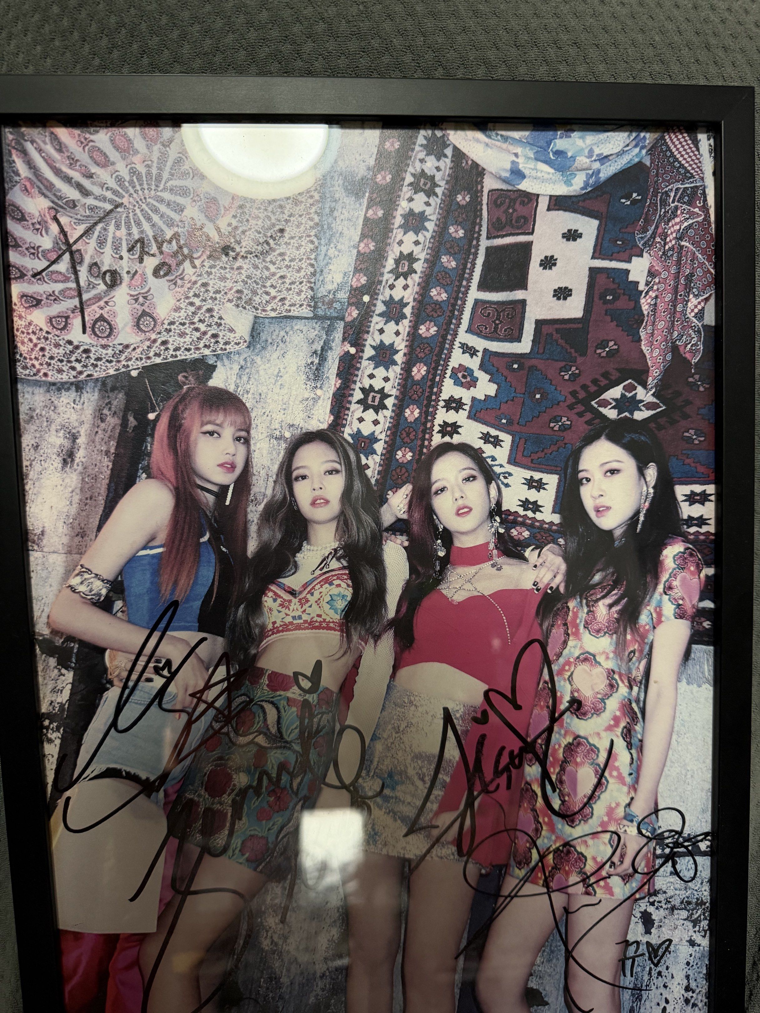 signed-blackpink-poster-lisa-jisoo-jennie-rosie-hobbies-toys