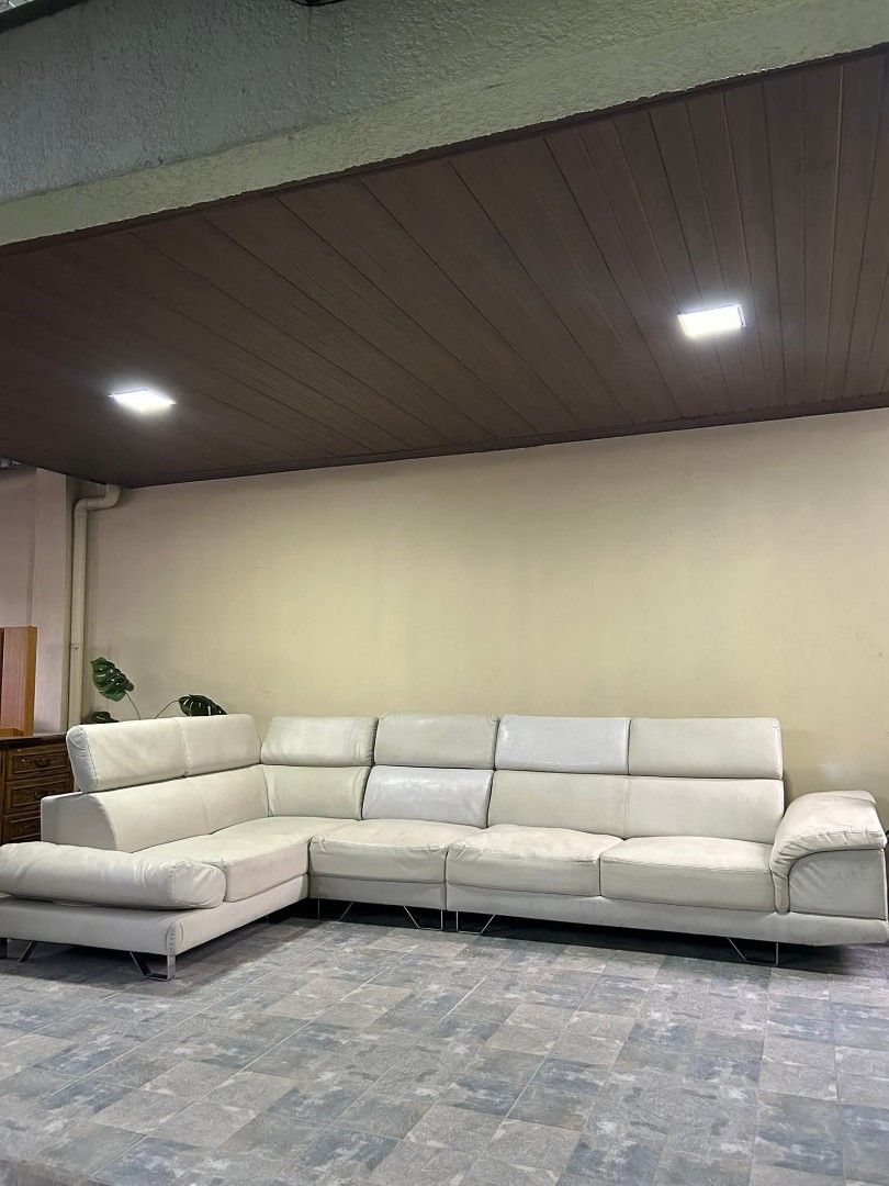 Sofa (Category: Sofas) located in Meycauayan. Submitted by marygracecasimiro (Listing ID 1416849398, Image 3). Description: Imported Genuine Leather Big n Bulky Ltype Sofa from Korea P30,000 Only 140x81x34in Genuine Leather Adjustable Headrest Big n Bulky 6 Seater Walang Sag Walang Lubog Makapal ang Foam Heavy duty No issue Good Condition Minor Scratch/stain From Korea❤️❤️.