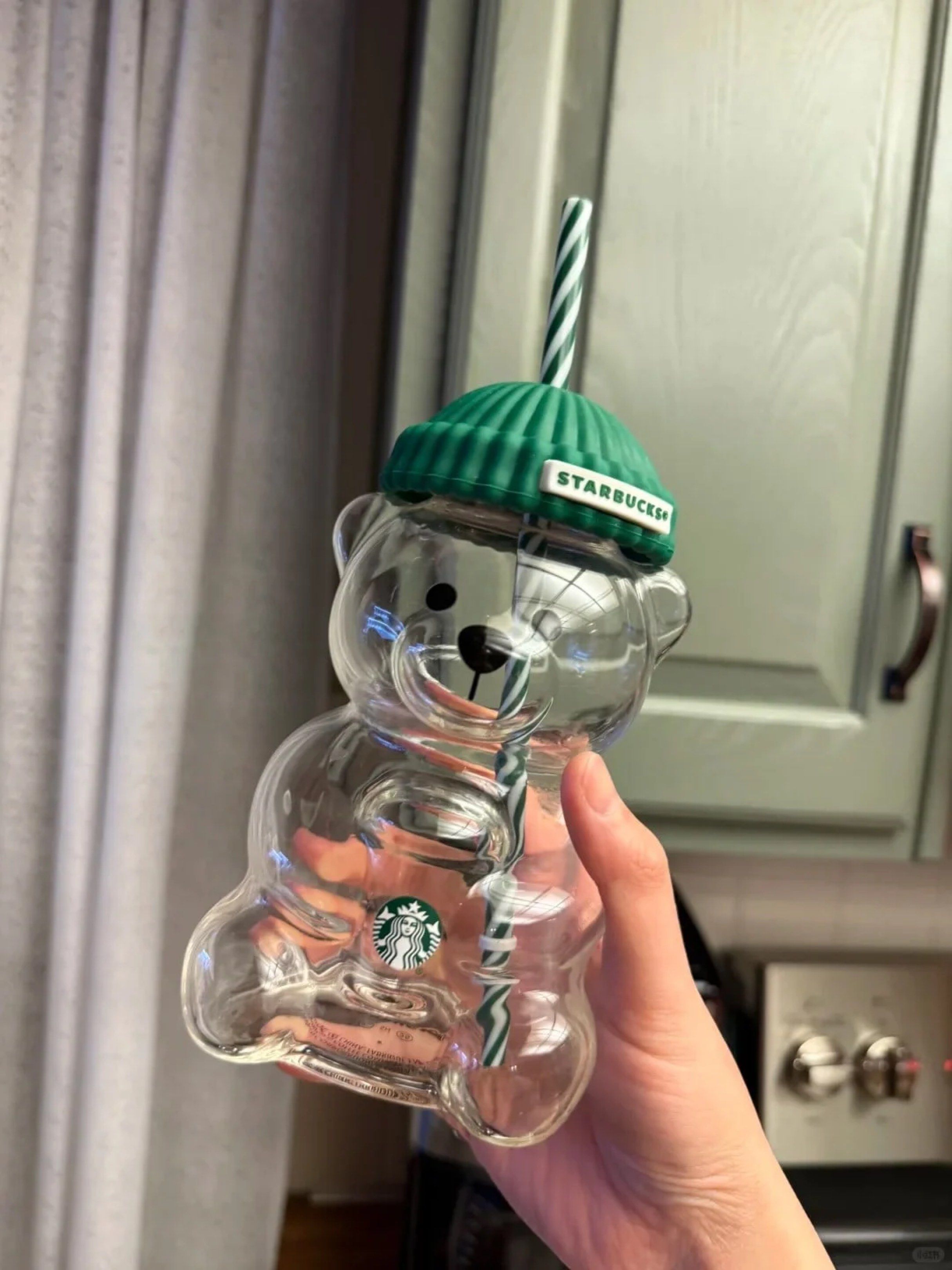 Starbucks Bearista Cold Cup from SG (Category: Water Bottles & Tumblers) located in Calamba. Submitted by prelovedbyj7 (Listing ID 1416996450, Image 3). Description: Legit starbucks BEARISTA GLASS CUP limited edition from Singapore!! Paunahan nalang :) PM to reserve.