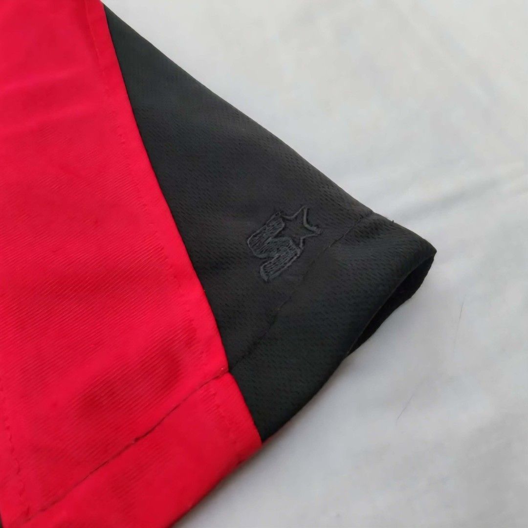 Starter Reversible Shorts (Category: Shorts) located in Danao, Cebu. Submitted by thriftmini88932 (Listing ID 1416989790, Image 2). Description: - Starter reversible shorts - Black and red colorway - Drawstring waistband - Starter logo on leg - Breathable material for sports or casual wear.