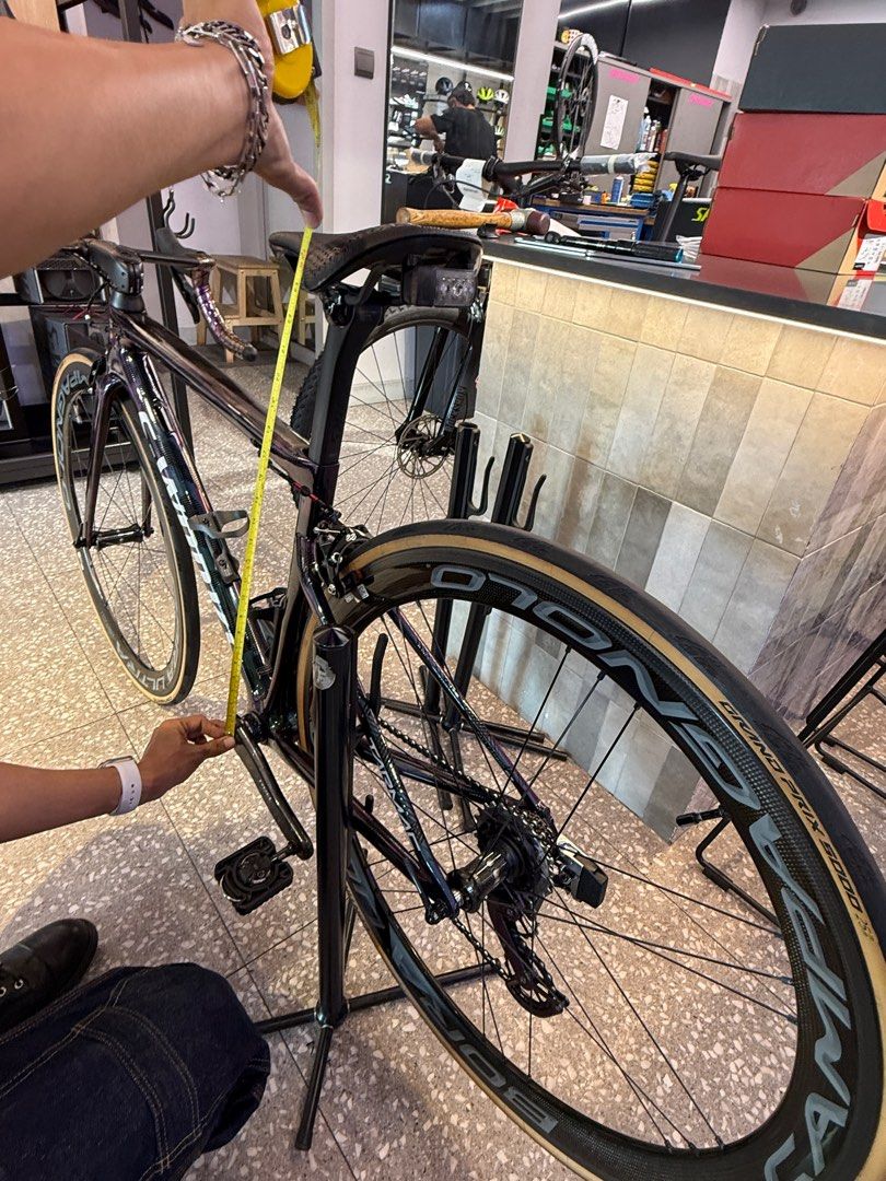 Sworks Tarmac SL6 Road Bike - Campagnolo Bora Ultra 50 (Category: Bicycles) located in Singapore. Submitted by bikeloverrrrr (Listing ID 1416877704, Image 3). Description: Specialized Sworks Tarmac SL6 road bike 6.6Kg Supernova chameleon frameset size 44 Campagnolo Bora Ultra 50 wheelset SRAM Etap 11spd groupset Quarq Dzero power meter Carbon Ti Chainrings 50/36T Canecreek EE Direct mount rim brakes ENVE stem and handlebar Sworks Power Mirror sad