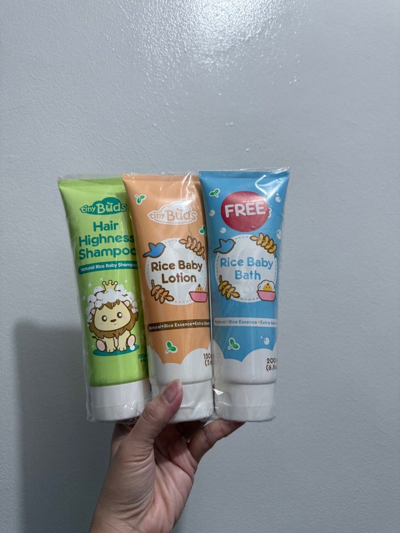 Tiny Buds shampoo/ Lotion/body wash (Category: Baby Toiletries & Grooming) located in Quezon City. Submitted by klengkerz (Listing ID 1416968641, Image 2). Description: Bnew.