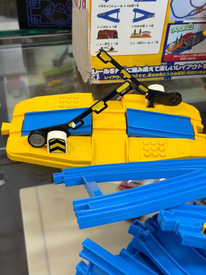 Tomy Plarail Basic Rail Set (Category: Action & Battle Toys) located in Makati City. Submitted by japankycollection (Listing ID 1416866543, Image 2). Description: complete .