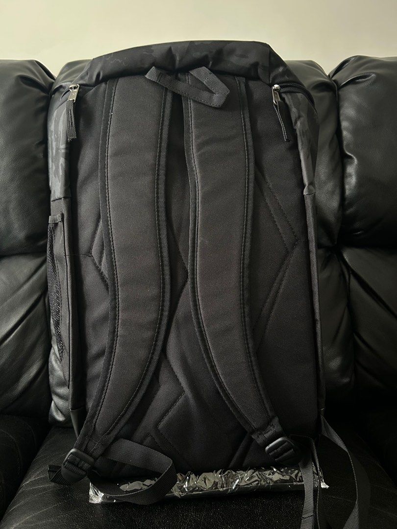 Under Armour Undeniable 3.0 Backpack (Category: Backpacks) located in Pasig City. Submitted by TheApparels_ph (Listing ID 1416910595, Image 2). Description: Outer material: Polyester Storage volume:32 litres Water resistance level: Water Resistant Style: Undeniable 3.0 Backpack Dimensions: 31.8 x 50.8 Centimeters Item weight: 500 Grams 3 colors available na lang po.