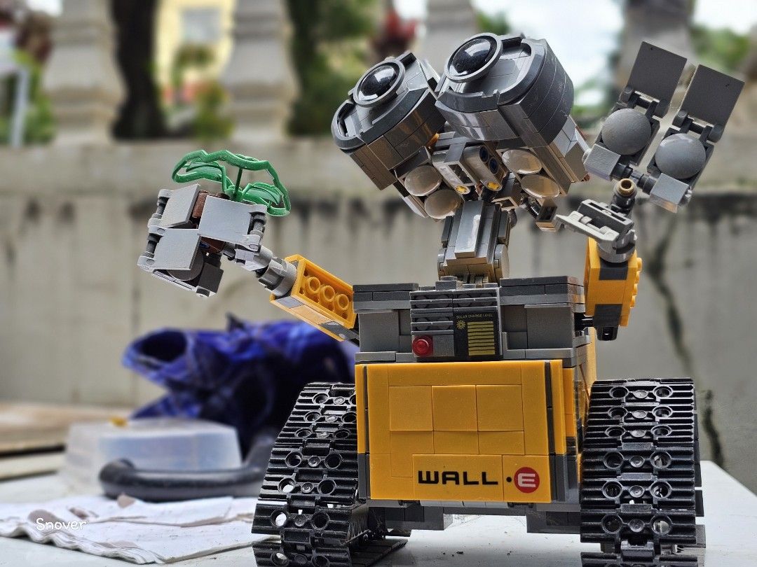WALL-E lego blocks (bootleg) (Category: Lego & Building Sets) located in Quezon City. Submitted by snoviee (Listing ID 1416991074, Image 3). Description: lego blocks Wall -E (Bootleg) built with manual rfs . need funds negotiable.