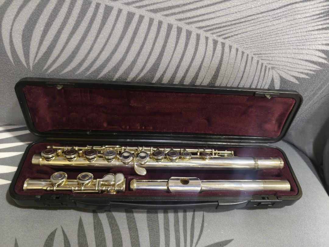Yamaha Flute Made in Japan (Category: Musical Instruments) located in Manila. Submitted by bebehan29 (Listing ID 1416979109, Image 1). Description: - Yamaha flute 211 - made in Japan - with original case - Silverplaed - Serial number visible - no issue - 10,000 pesos.