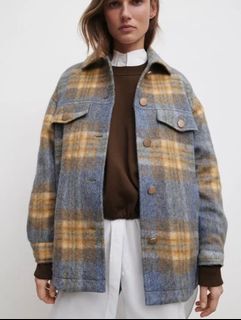 (Category: ) located in . Submitted by y2k.luxury.streetwear.outdoor (Listing ID 1416982121, Image 1). Description: .