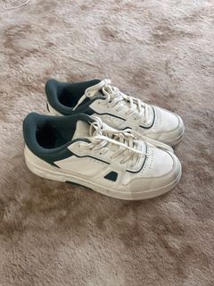 (Category: ) located in . Submitted by thief.thrift (Listing ID 1416841318, Image 1). Description: .