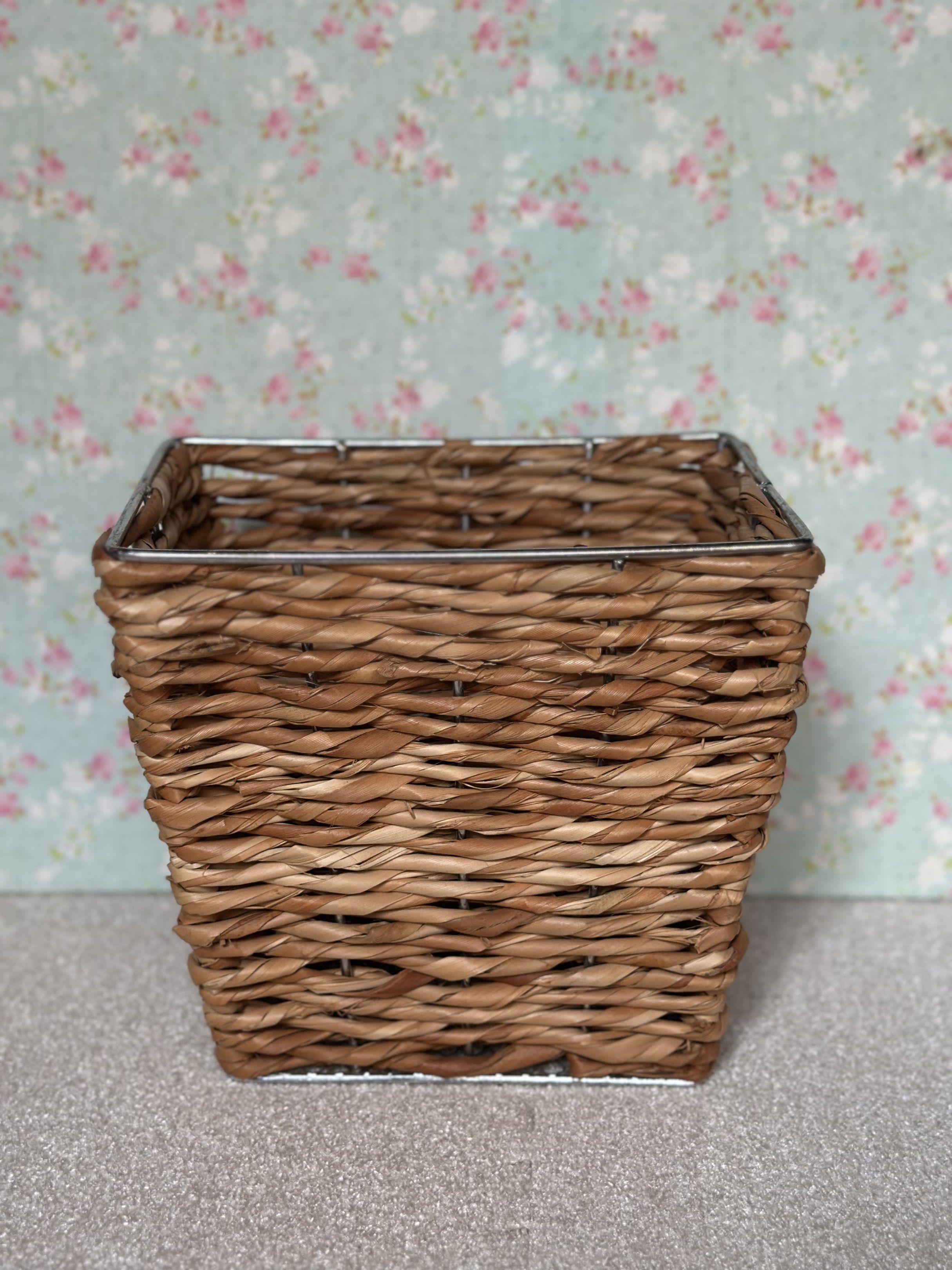 18cm Small Brown Wicker Basket (Category: Storage Boxes & Baskets) located in Davao. Submitted by favoritepreloved (Listing ID 1417084157, Image 1). Description: ❤️ 18cm height, 18cm x 13cm length and width .
