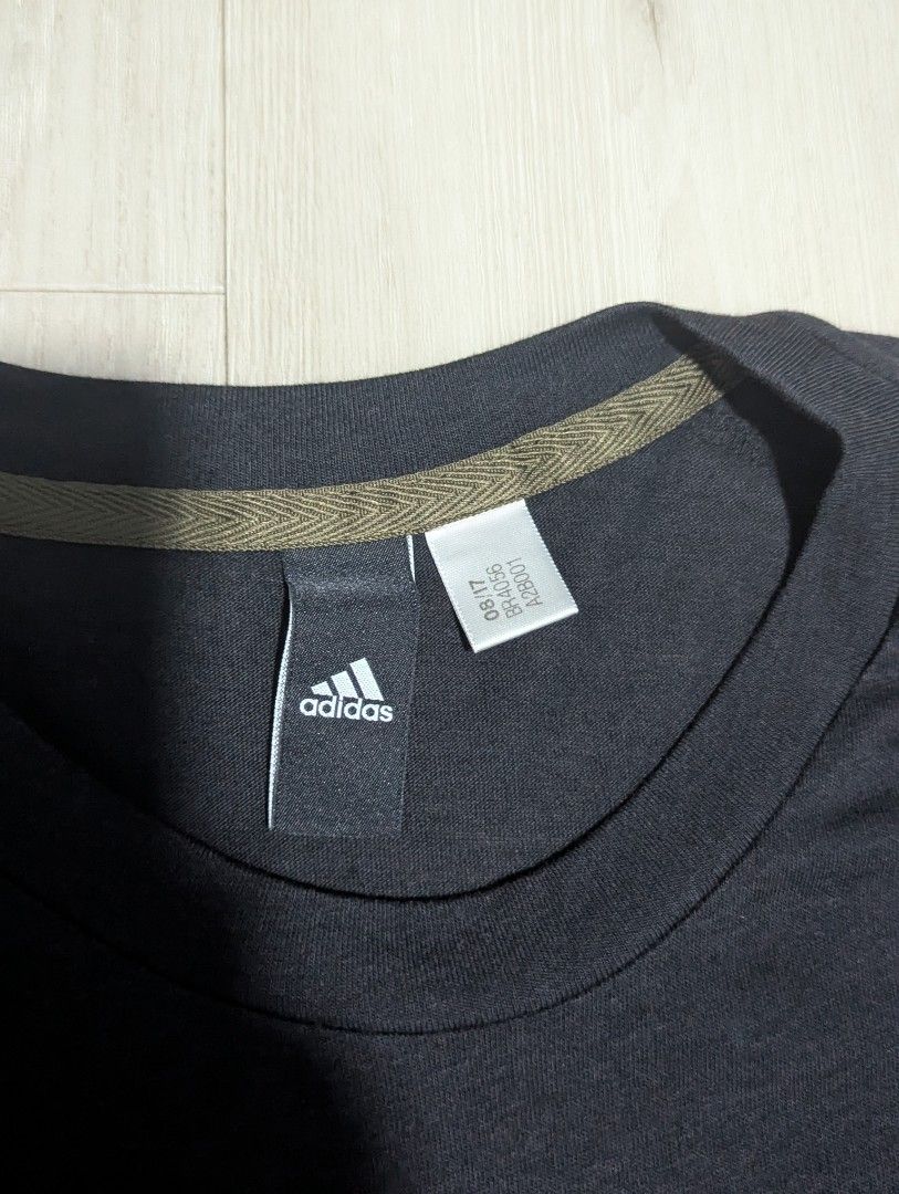 Adidas Graphic Tee - Black (Category: Tshirts & Polo Shirts) located in Singapore. Submitted by javelin777 (Listing ID 1417084267, Image 3). Description: - Adidas t-shirt - Black color - Worn minimally.