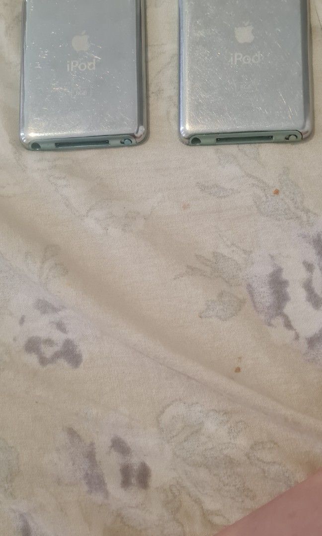 Apple Ipod Nano 3rd generation (Category: Other Gadgets) located in Marikina City. Submitted by wildmoon7459 (Listing ID 1417071348, Image 2). Description: 2 Ipod nano 3rd gen. 1st Ipod working only issue is the lcd screen. lcd screen has lines. battery ok. 2nd Ipod . working. battery ok. lcd ok. yung play/pause bottom need pindutin ng madiin. includes 2 charging cable and im giving in a bluetooth transmitter/receiver so you could connect ipod to