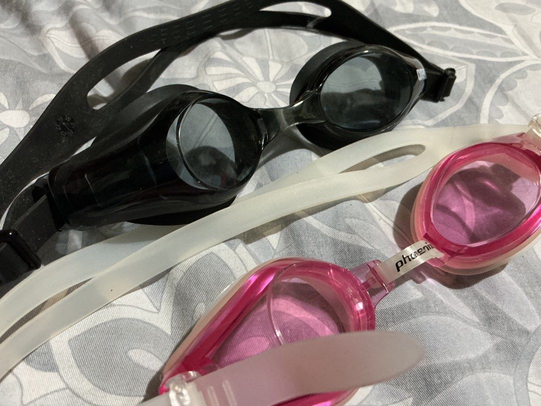 Arena goggles (Category: Water Sports) located in Angeles City. Submitted by goodbuysathome (Listing ID 1417198379, Image 2). Description: 650 each po Phoenix 650 Arena 650 Adult Add sf 55 Gcash payment .